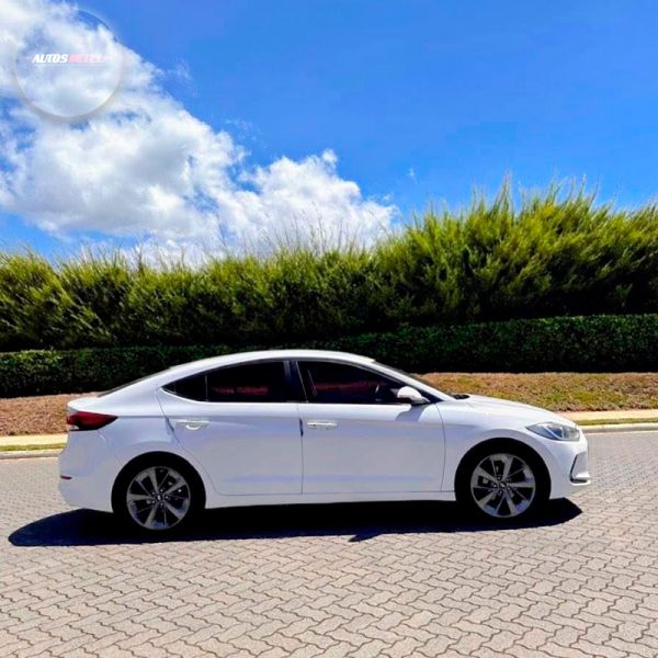 HYUNDAI ELANTRA 2017